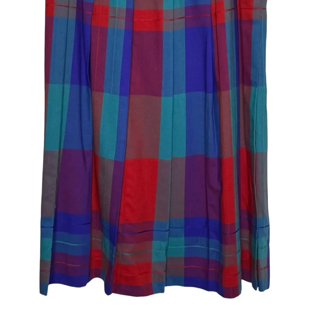 David Brooks 100% Pure Wool Made in USA Size 16 Side Buttons Pleated Skirt